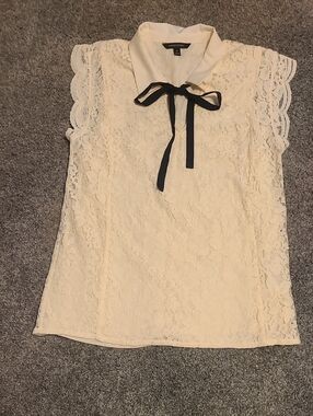 Banana Republic Cream Lace Sleeveless Blouse with Black Ribbon